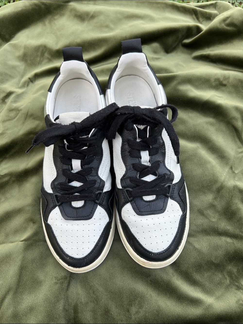 Steve Madden  Black and White Low-Top Sneakers with silver side accent
